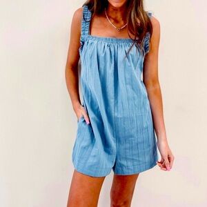 Blue Blush boutique textured romper new size small